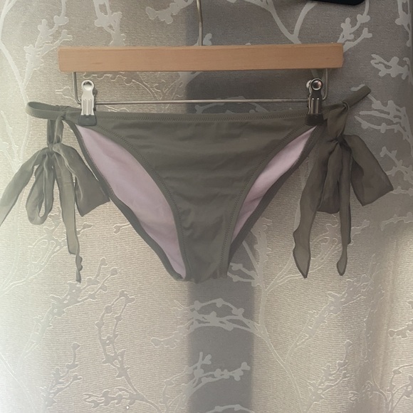 Bikini swim - Picture 4 of 5